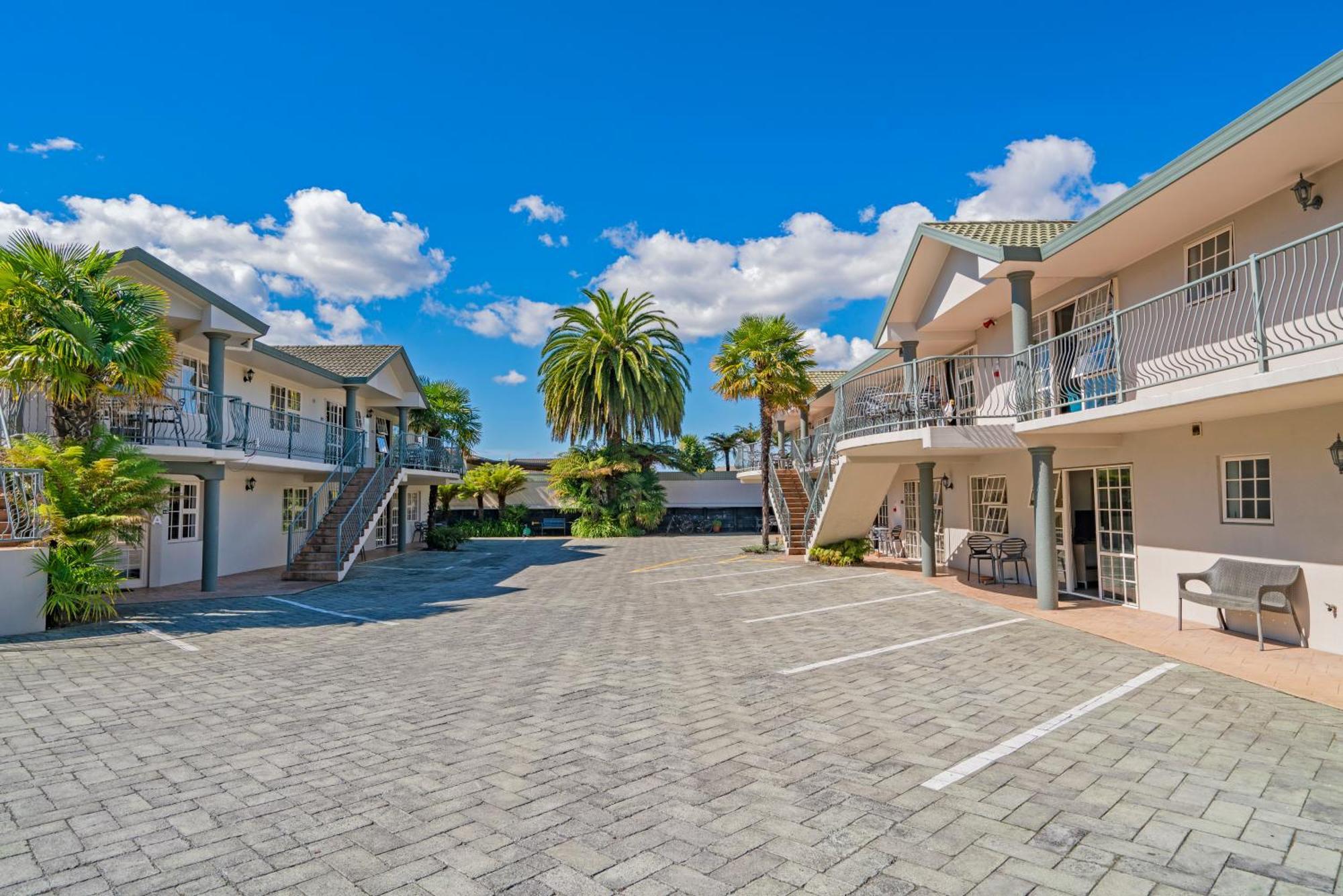 Silver Fern Rotorua Suites&Spa Exterior foto The Palms Motel