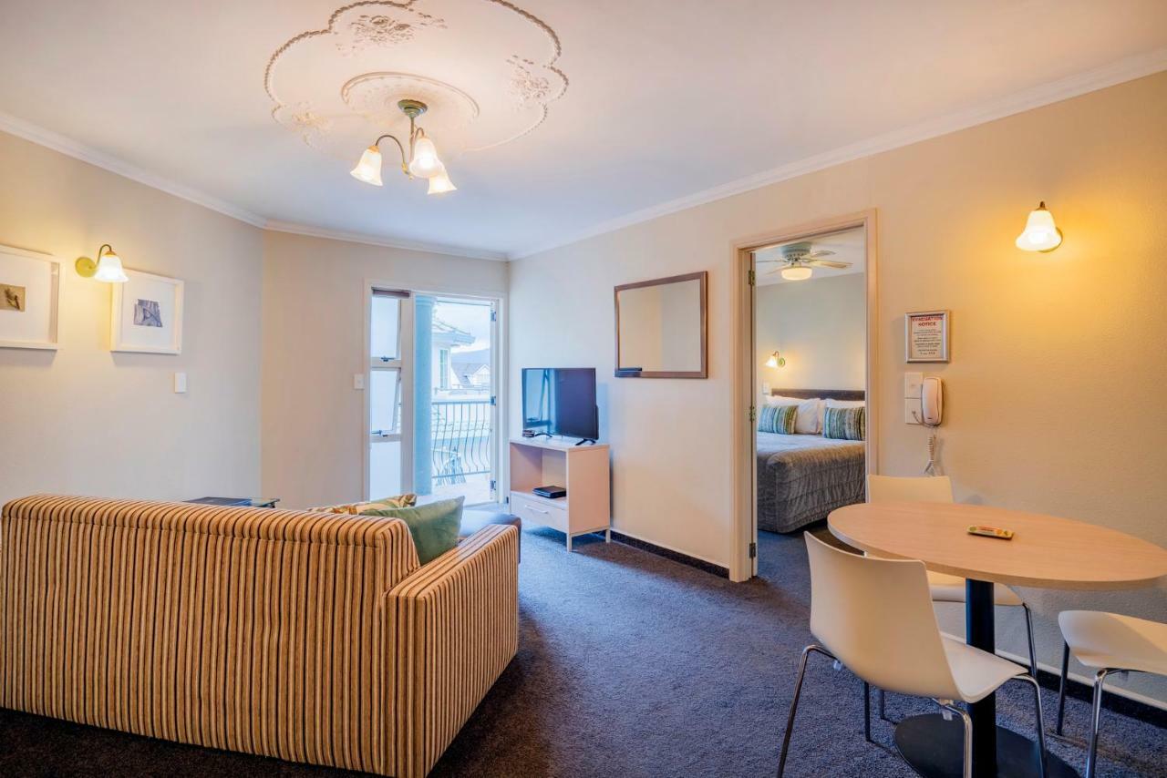 Silver Fern Rotorua Suites&Spa Exterior foto A typical one-bedroom apartment