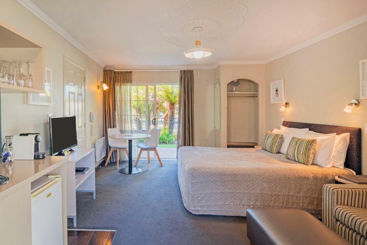 Silver Fern Rotorua Suites&Spa Exterior foto A typical room at the hotel