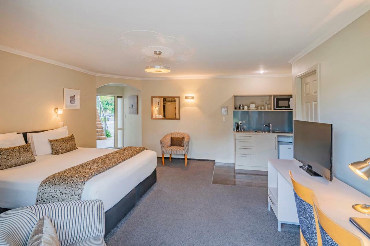 Silver Fern Rotorua Suites&Spa Exterior foto A typical studio apartment