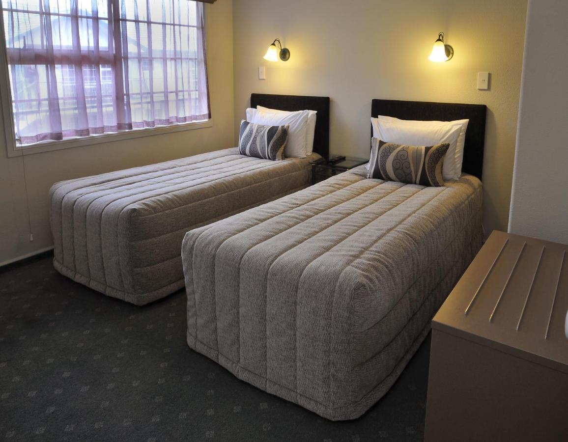Silver Fern Rotorua Suites&Spa Exterior foto A typical motel room